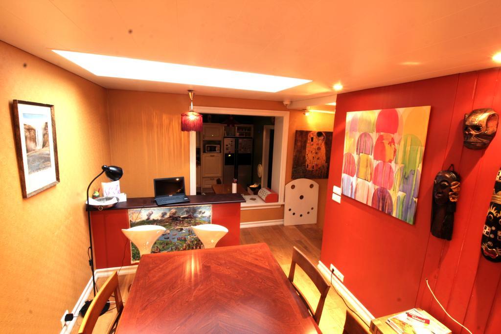 Our House Guesthouse Reykjavik Ngoại thất bức ảnh