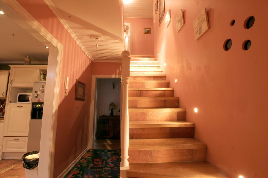 Our House Guesthouse Reykjavik Ngoại thất bức ảnh