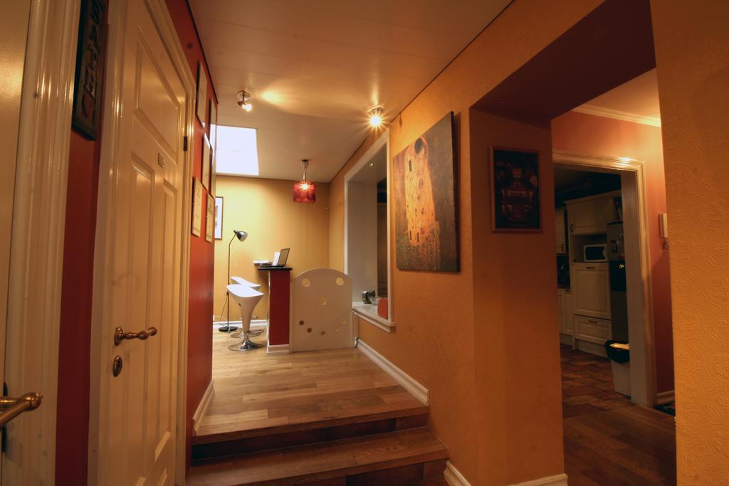 Our House Guesthouse Reykjavik Ngoại thất bức ảnh