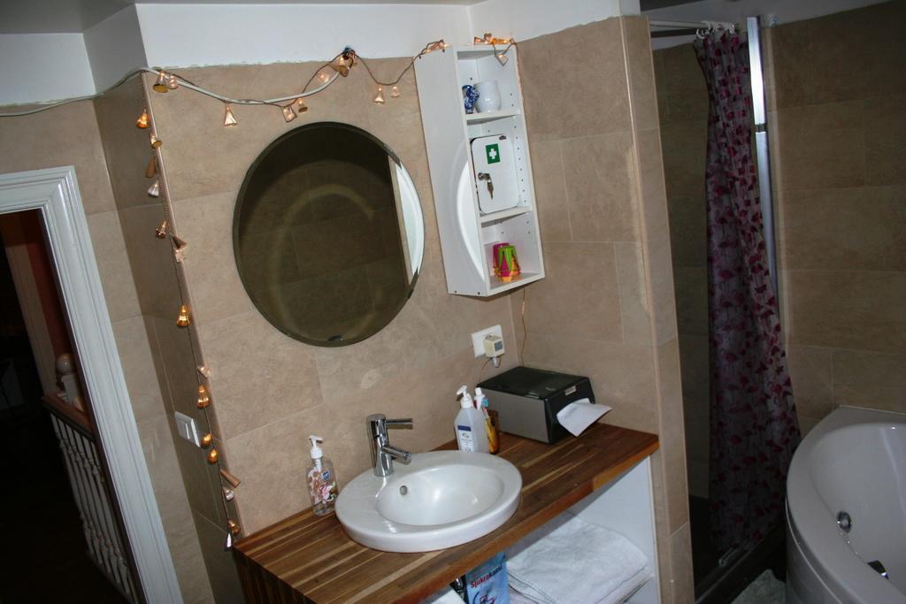 Our House Guesthouse Reykjavik Ngoại thất bức ảnh