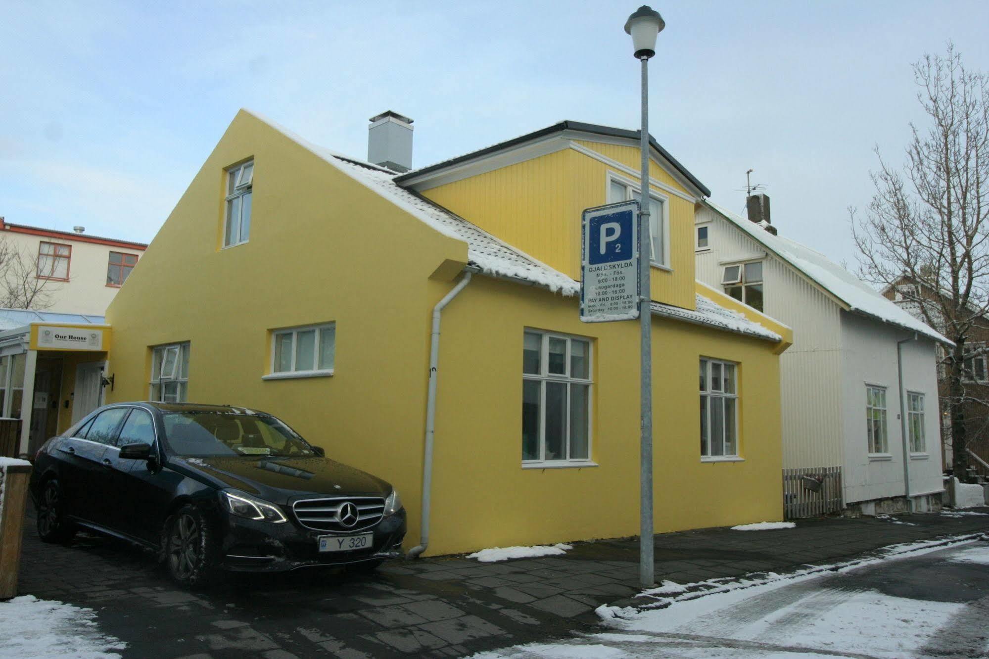 Our House Guesthouse Reykjavik Ngoại thất bức ảnh